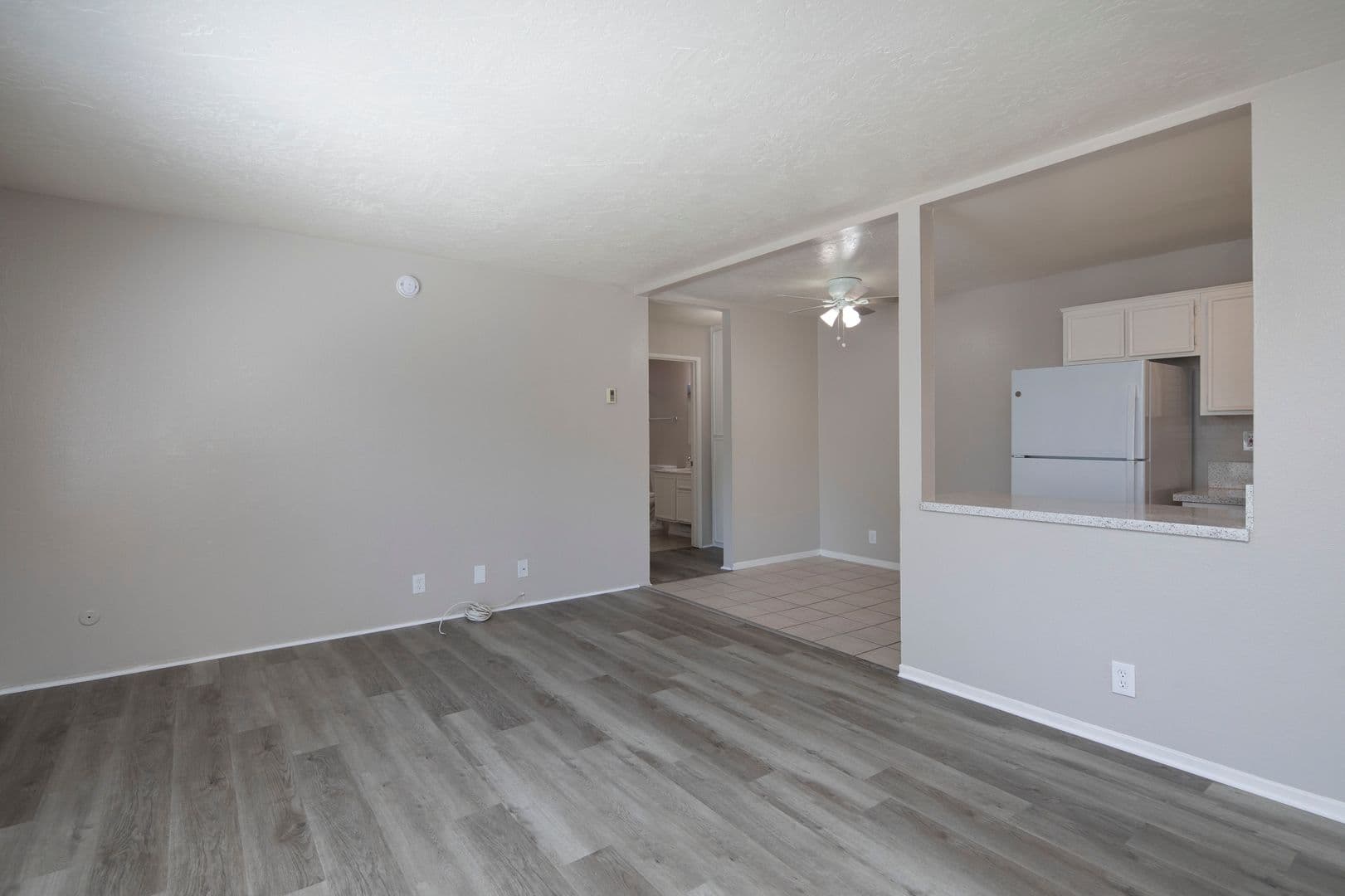 Lakeside Apartment: 12630 Lakeshore Drive