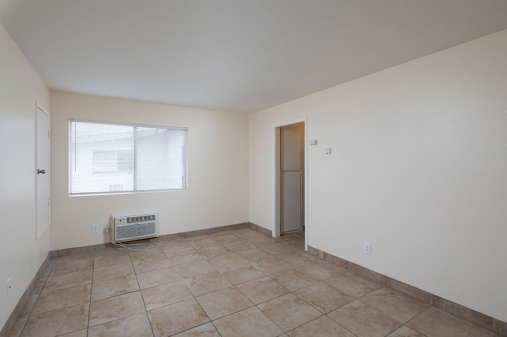 Spring Valley Apartment: 8914 - 8926 Delrose Avenue