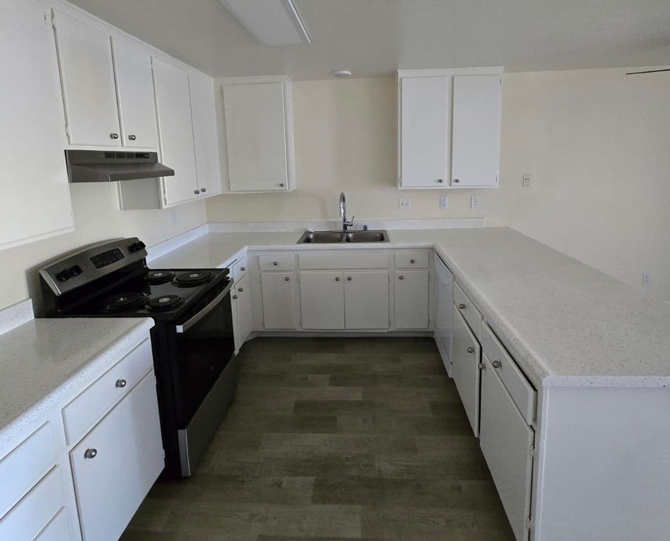 National City Apartment: 31-131 N. Highland Avenue