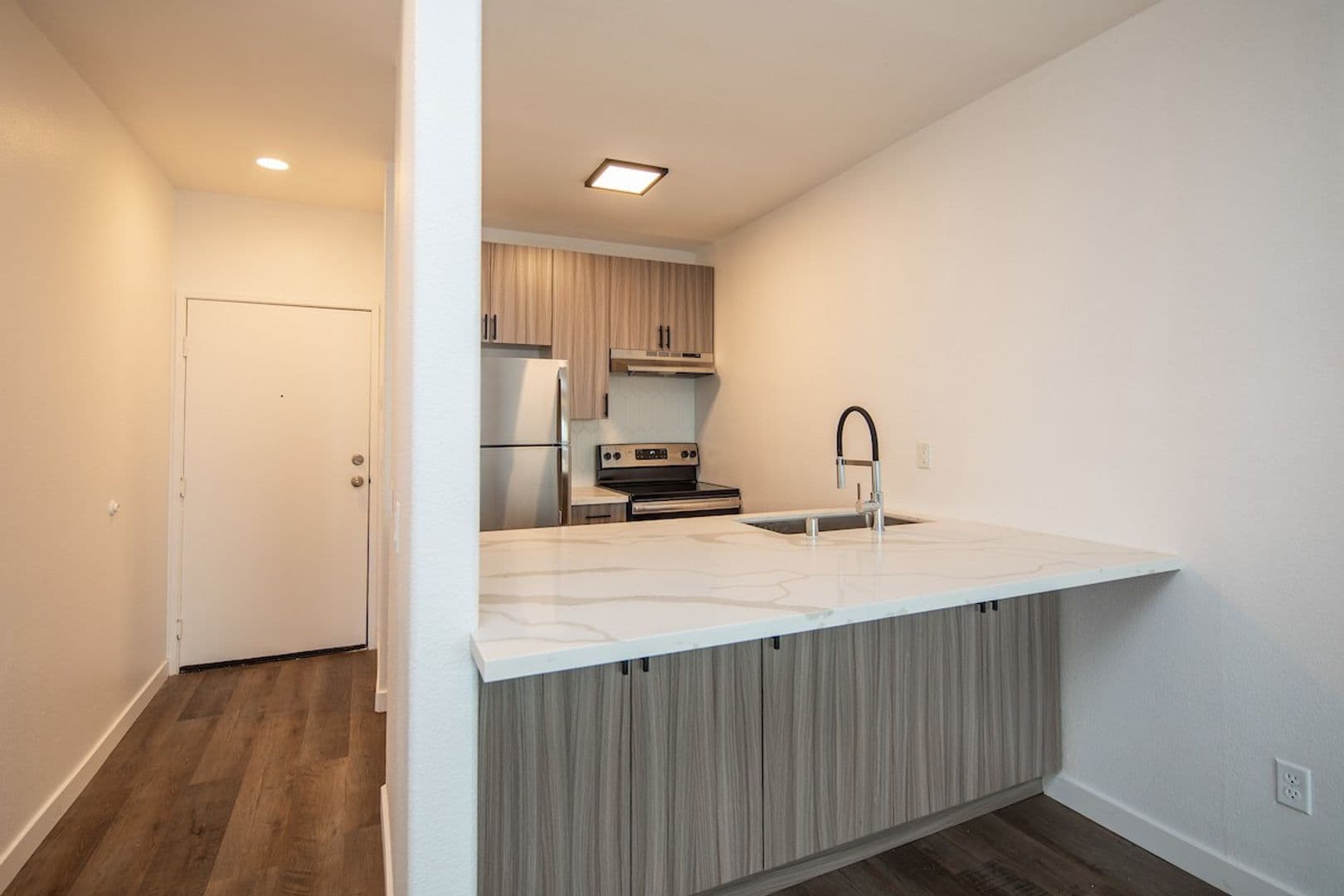San Diego Apartment: 4188 5th Ave