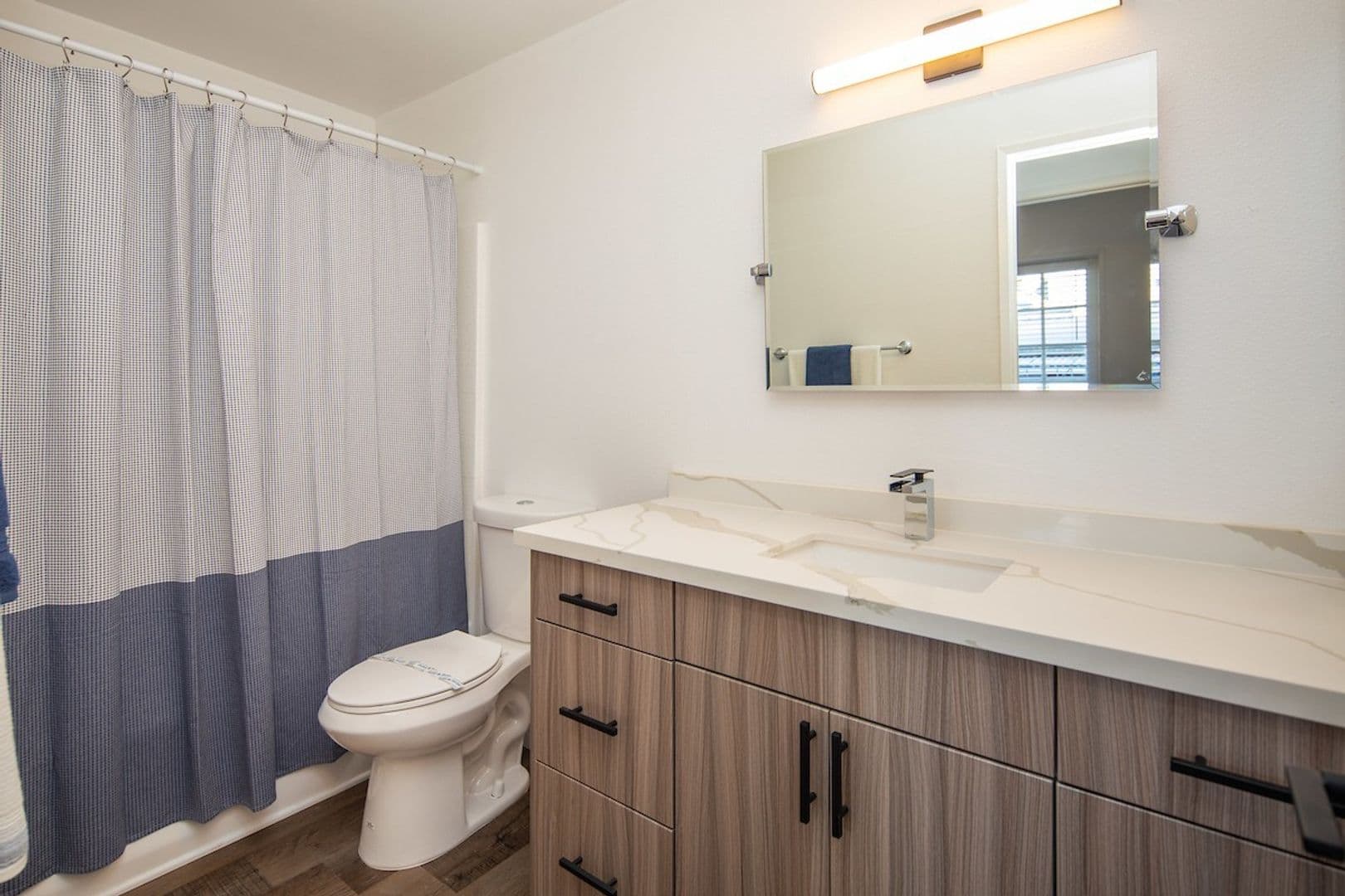 San Diego Apartment: 4188 5th Ave