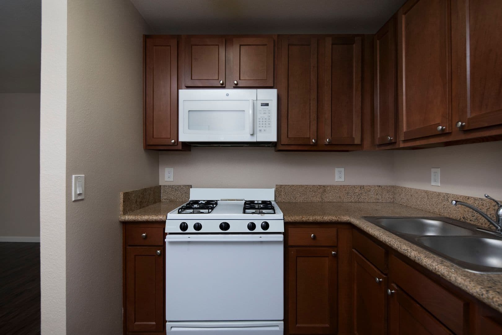 La Mesa Apartment: 8561 Mellmanor Drive