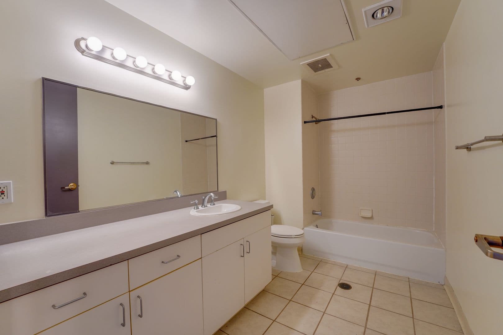 San Diego Apartment: 1023 Fourth Avenue