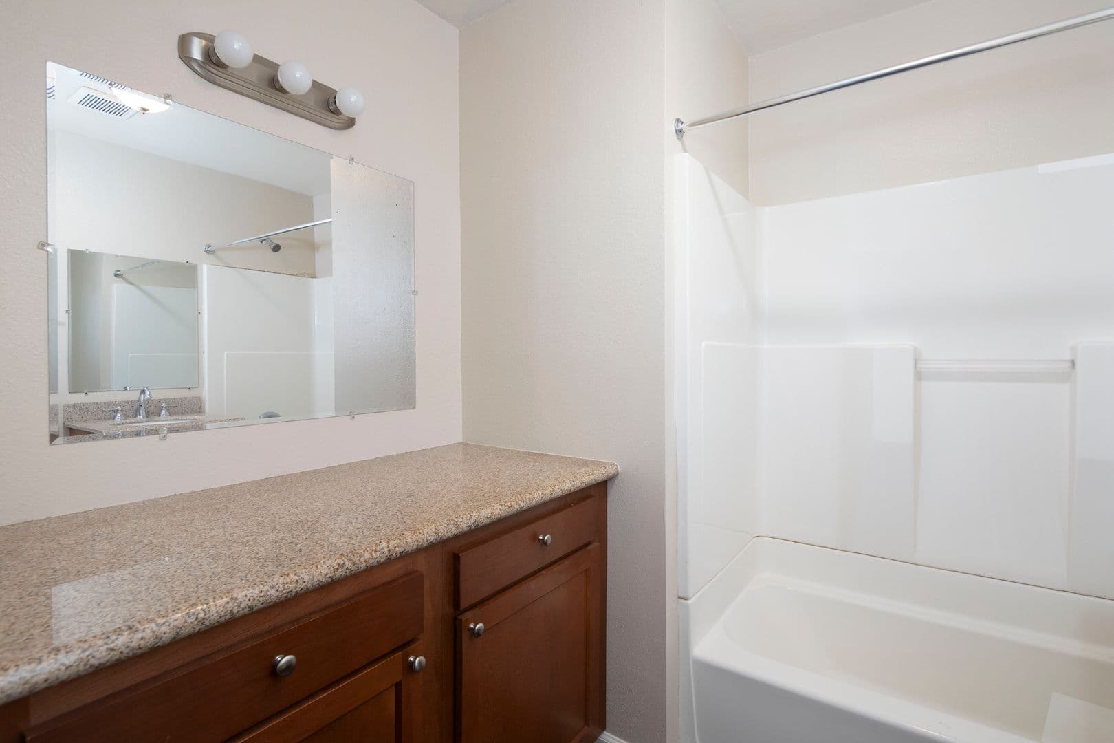 La Mesa Apartment: 8561 Mellmanor Drive