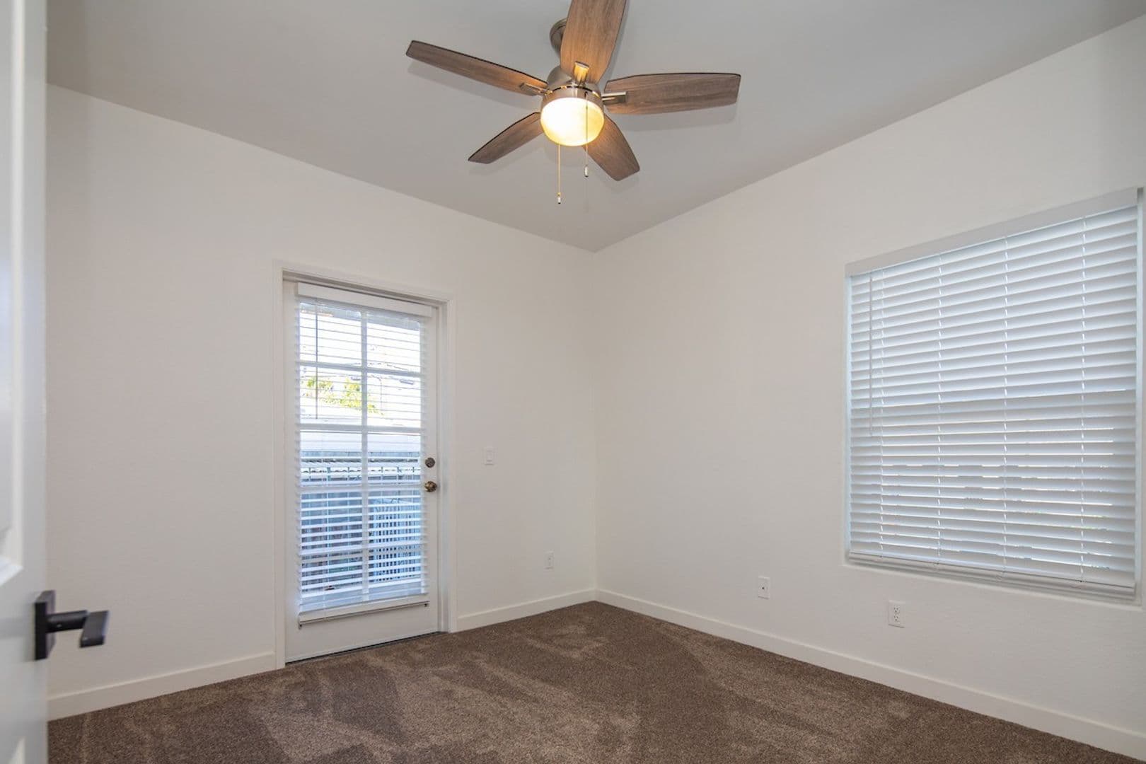 San Diego Apartment: 4188 5th Ave