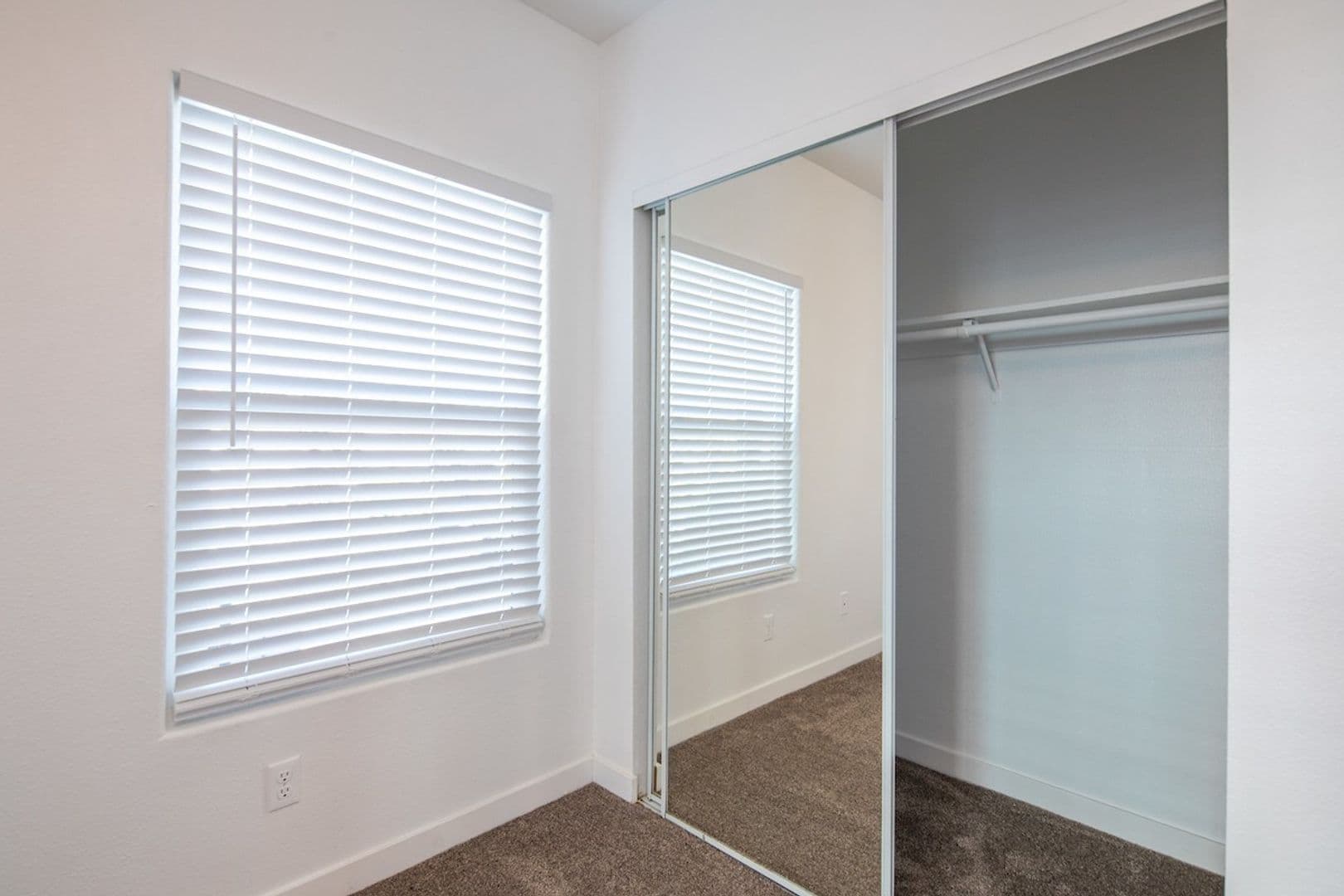 San Diego Apartment: 4188 5th Ave