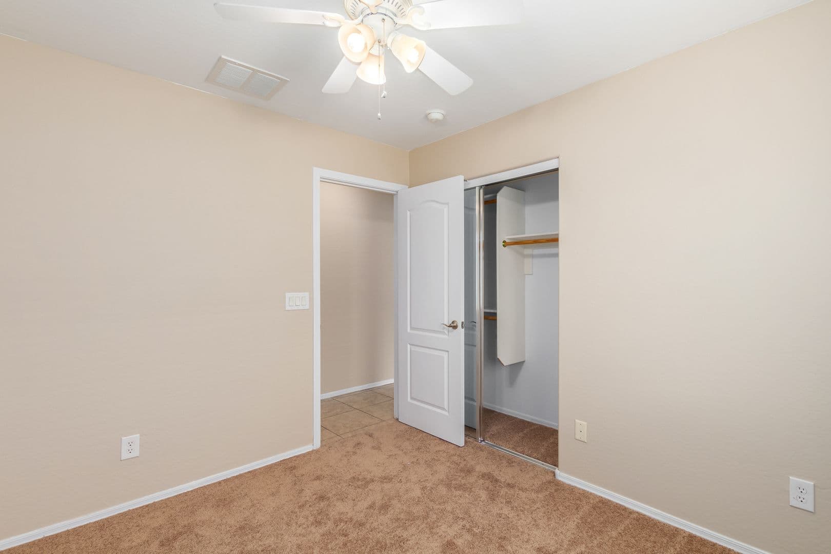 Goodyear House: 946 S 166th Ave
