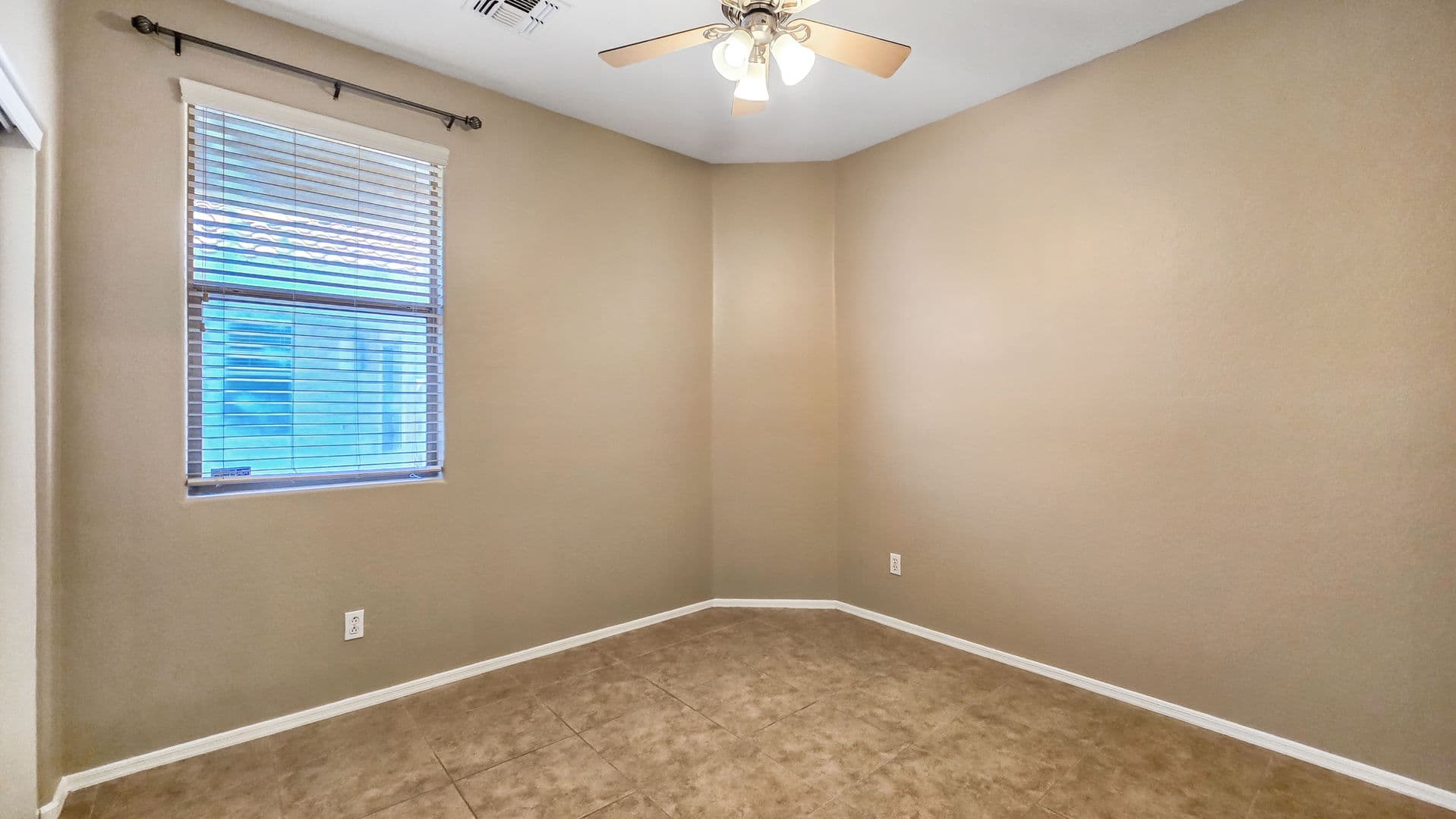 Litchfield Park House: 12523 W Estero Ln