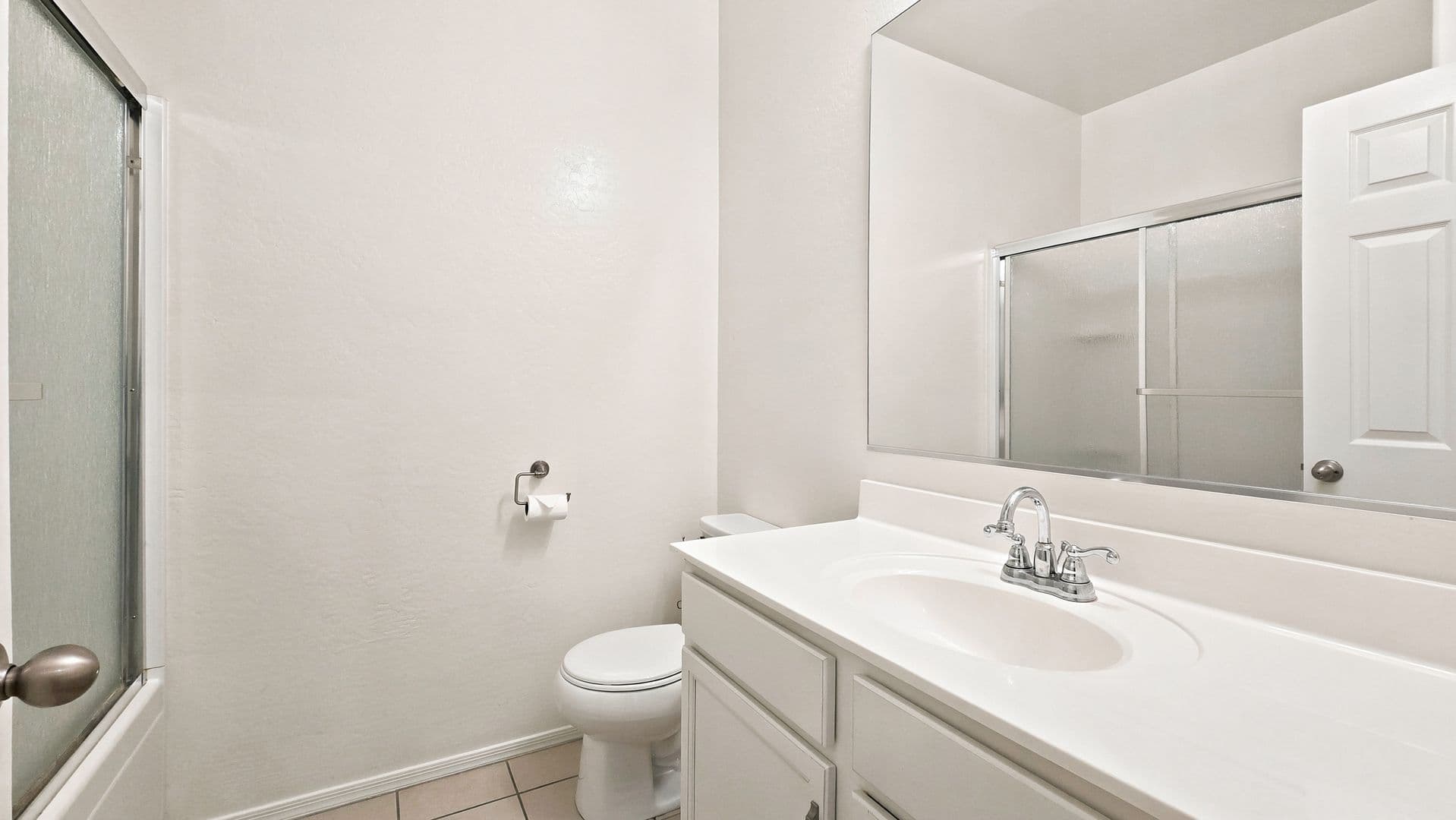 Glendale House: 12736 W Midway Ave