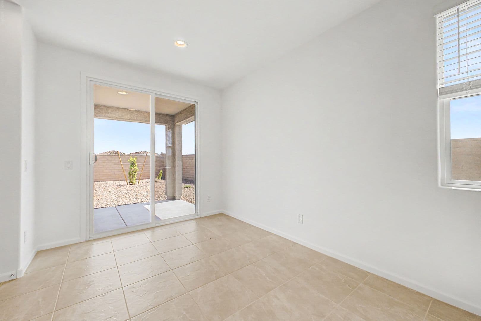 Goodyear House: 18732 W Maplewood Dr