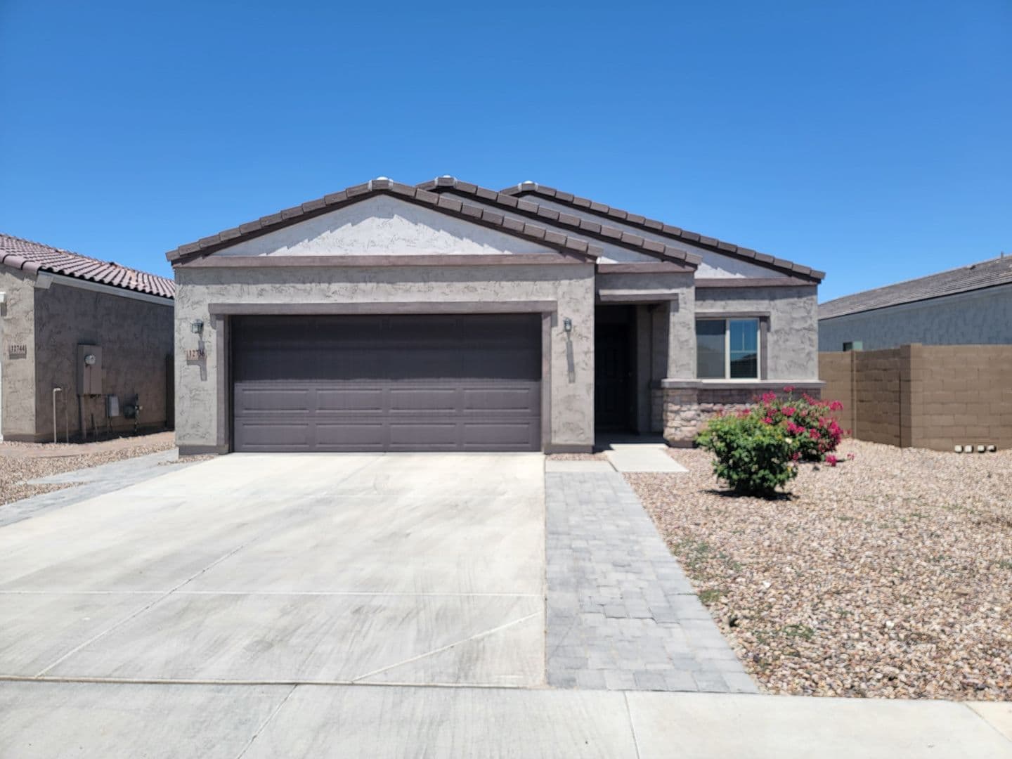 Glendale House: 12736 W Midway Ave