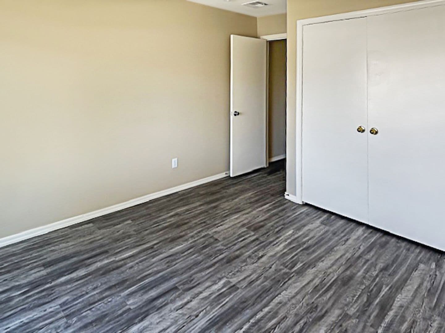 Surprise House: 13410 W Watson Lane