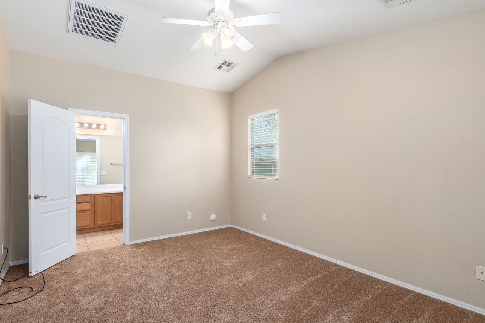 Goodyear House: 946 S 166th Ave