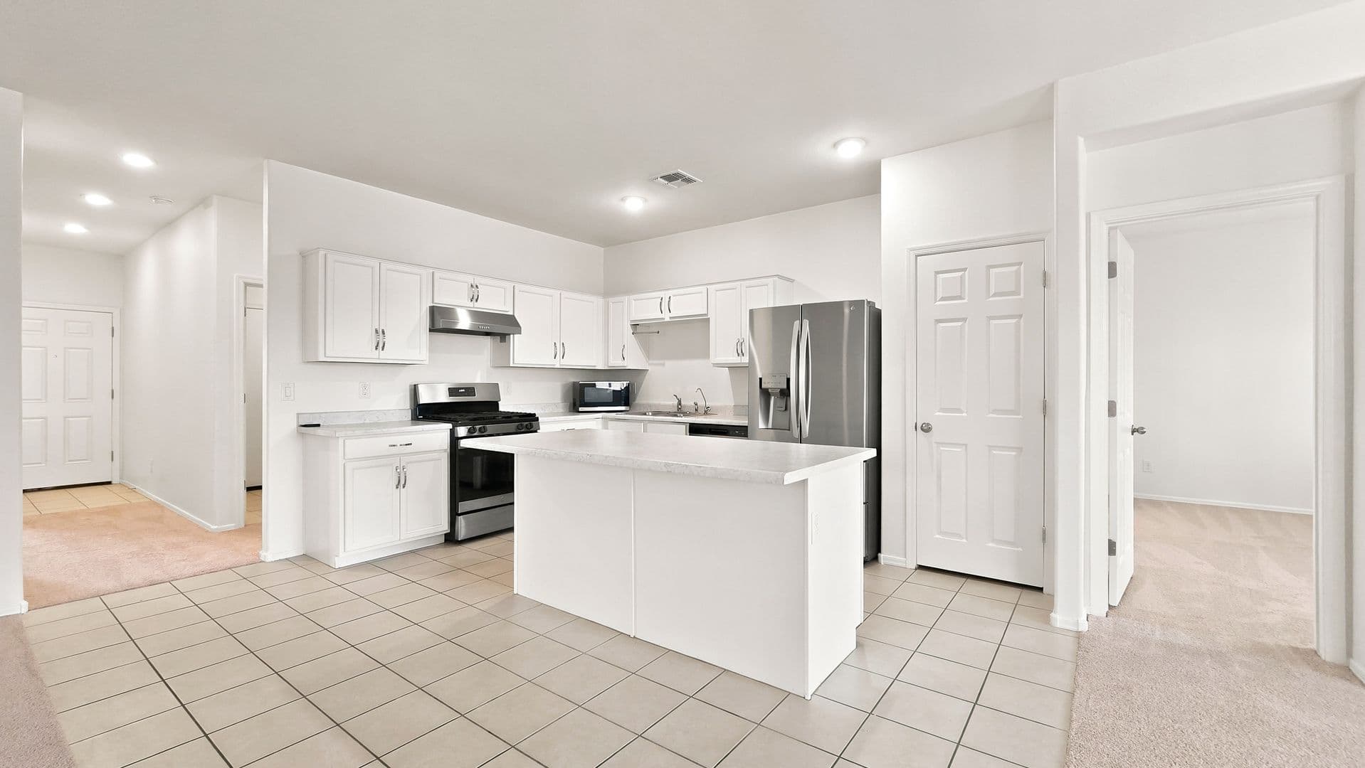 Glendale House: 12736 W Midway Ave