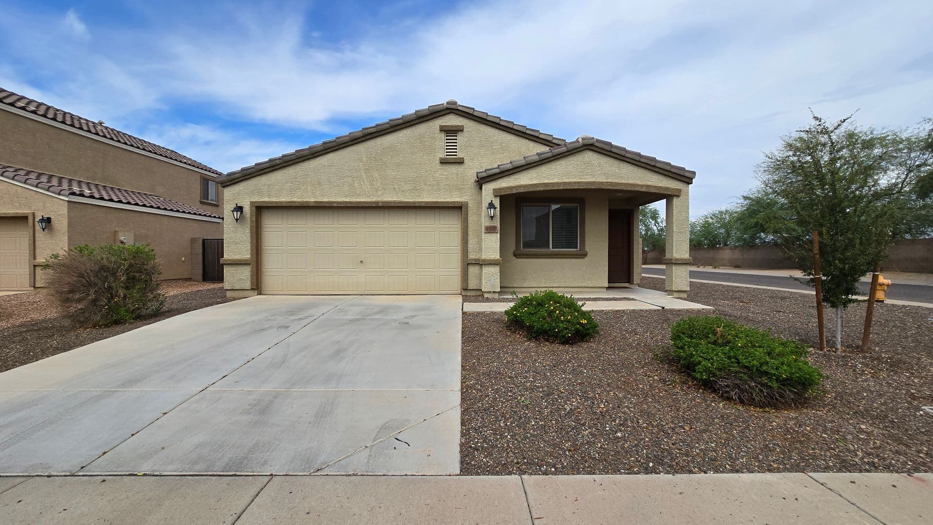 Buckeye House: 8562 S 253rd Ave