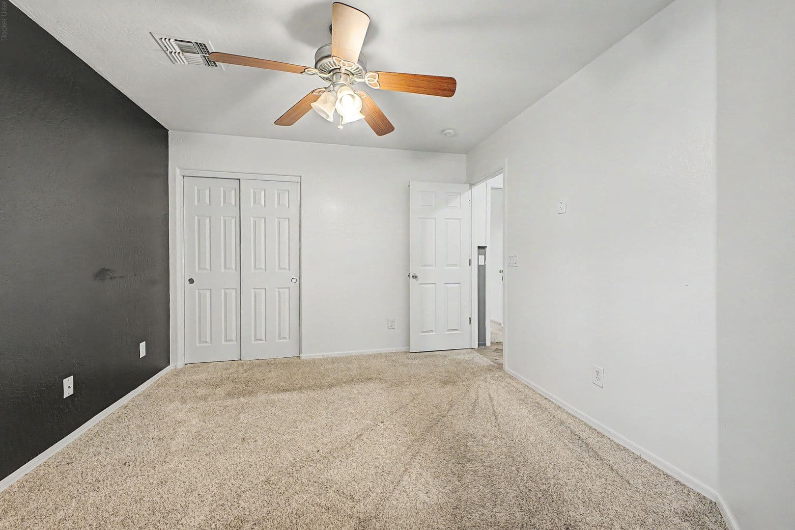 Avondale House: 614 S 111th Dr