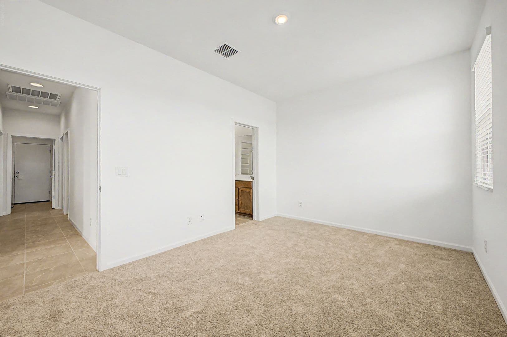 Goodyear House: 18732 W Maplewood Dr
