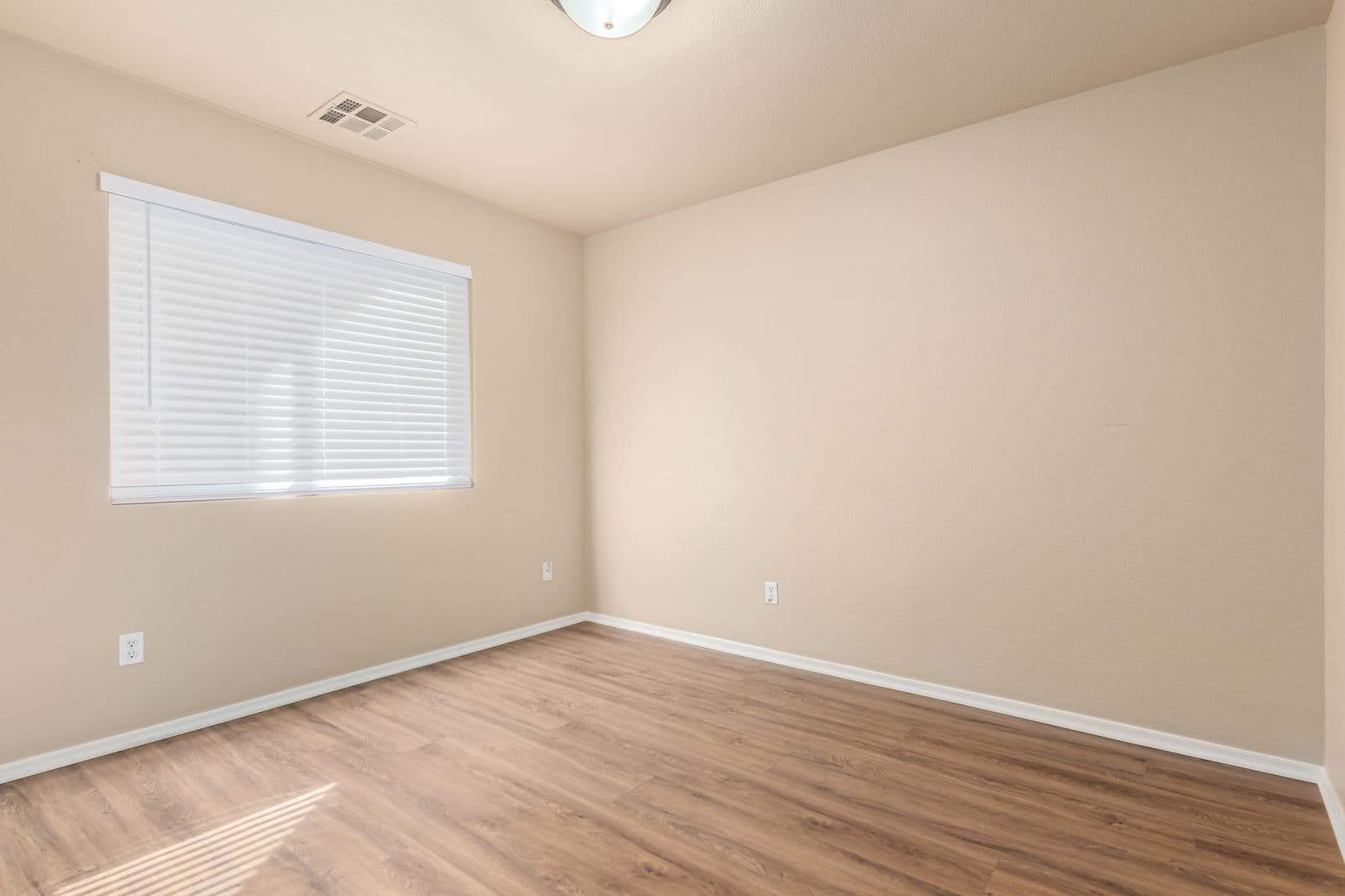 Buckeye House: 1621 E Ash Ave