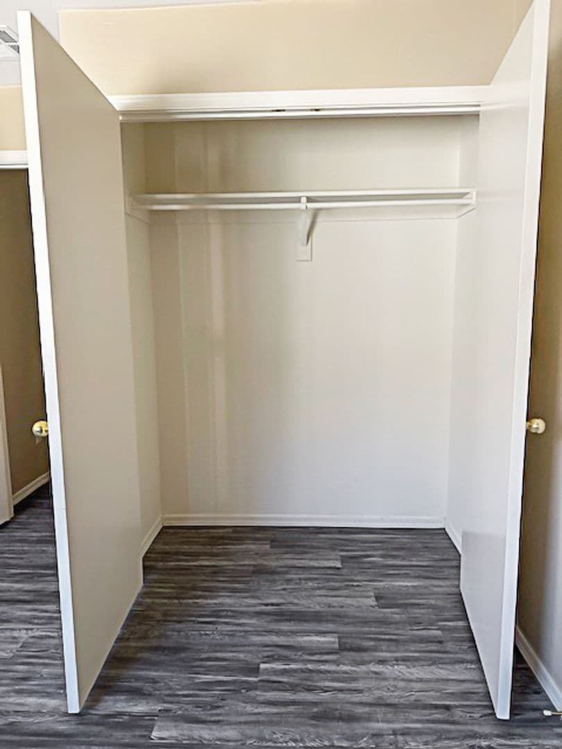Surprise House: 13410 W Watson Lane