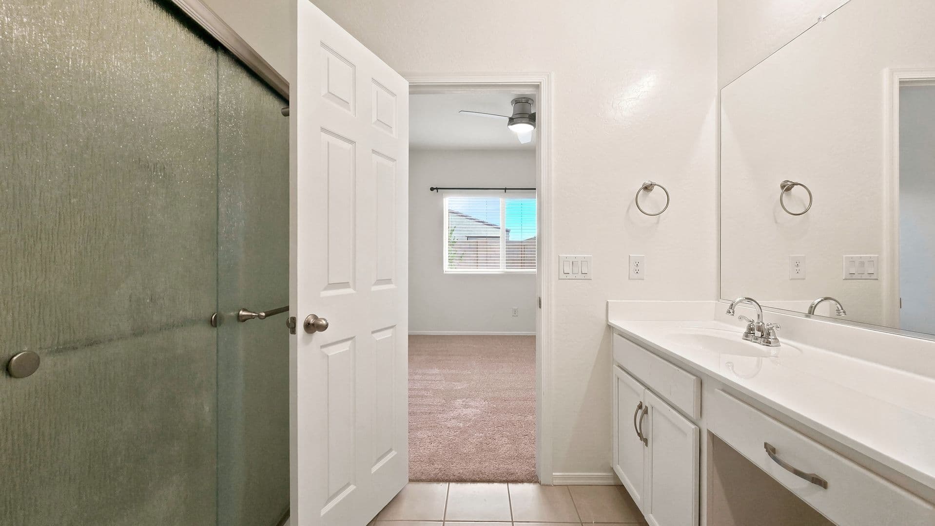 Glendale House: 12736 W Midway Ave