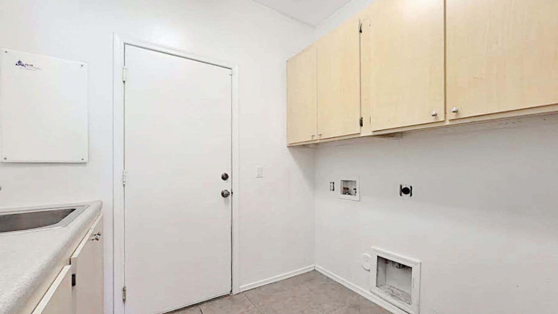 Surprise House: 17282 W Elm St