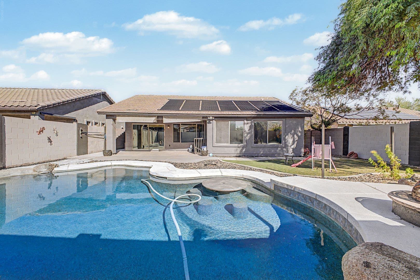 Avondale House: 614 S 111th Dr