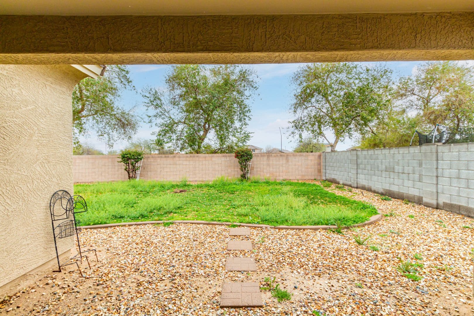 Goodyear House: 946 S 166th Ave