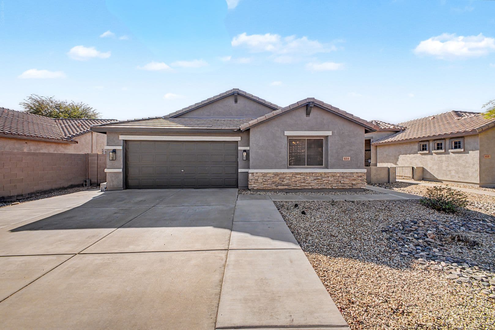 Avondale House: 614 S 111th Dr
