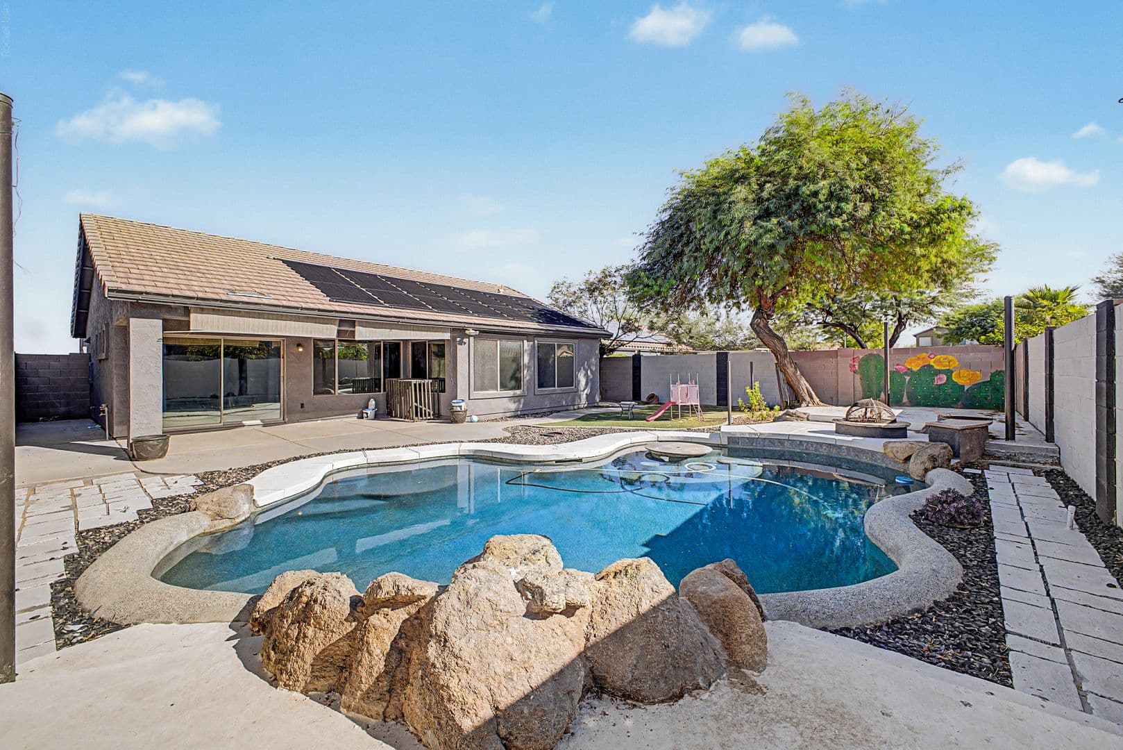 Avondale House: 614 S 111th Dr
