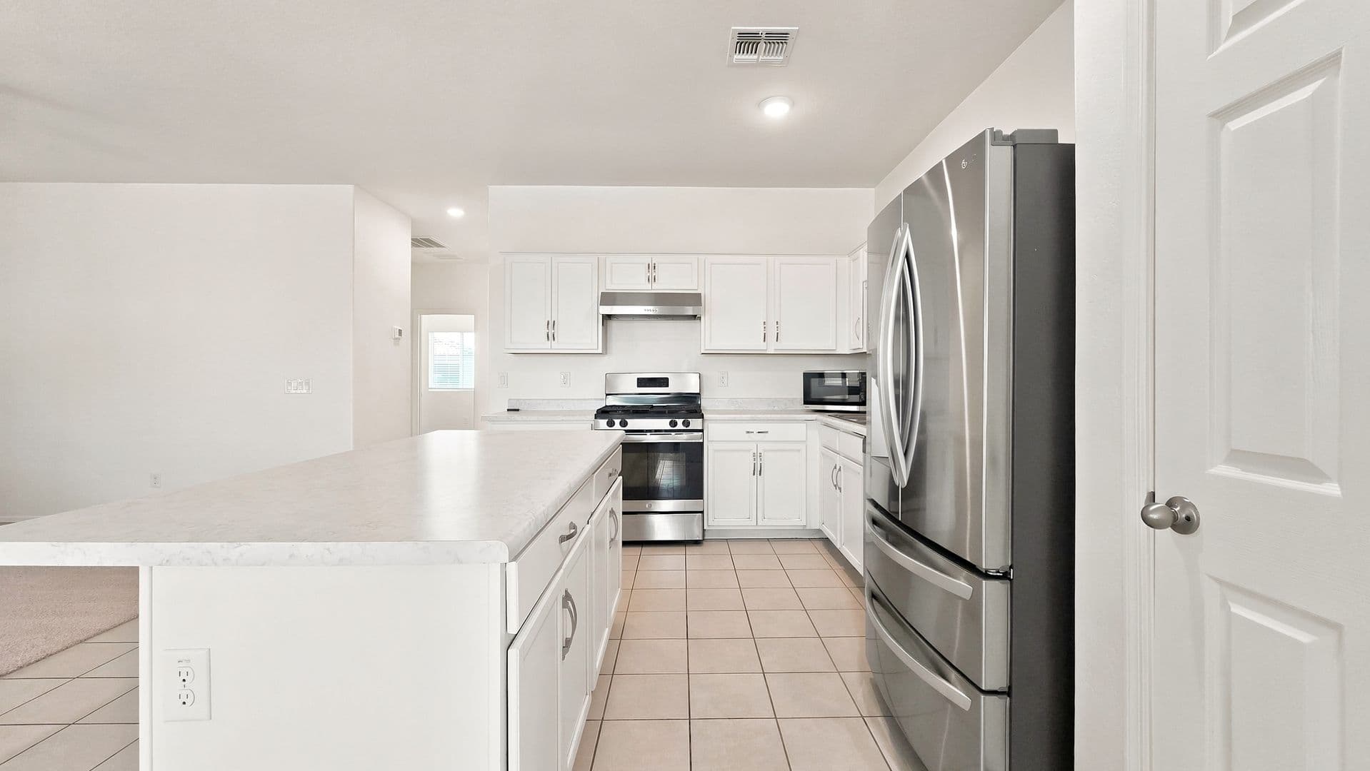 Glendale House: 12736 W Midway Ave
