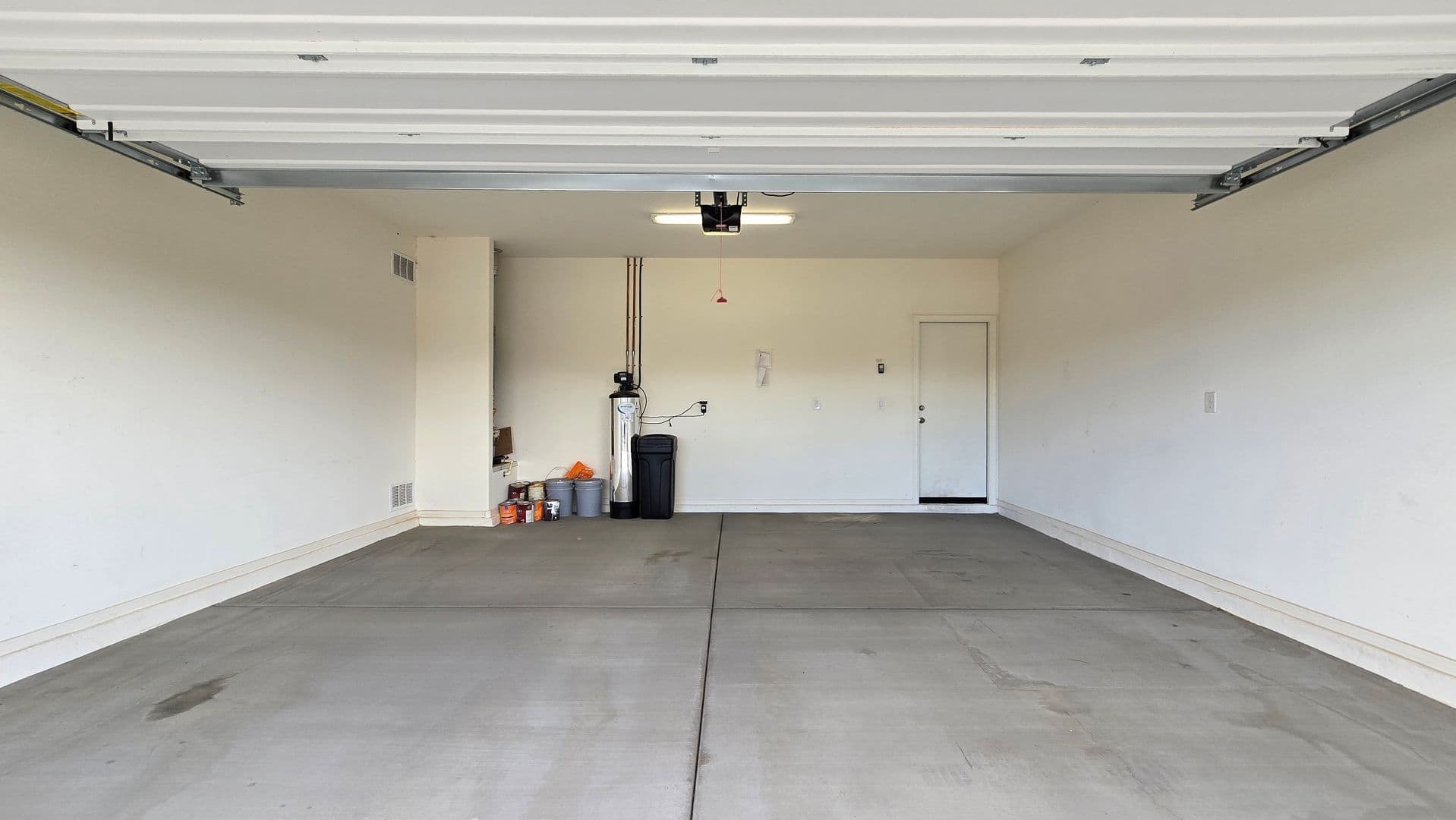 Glendale House: 12736 W Midway Ave