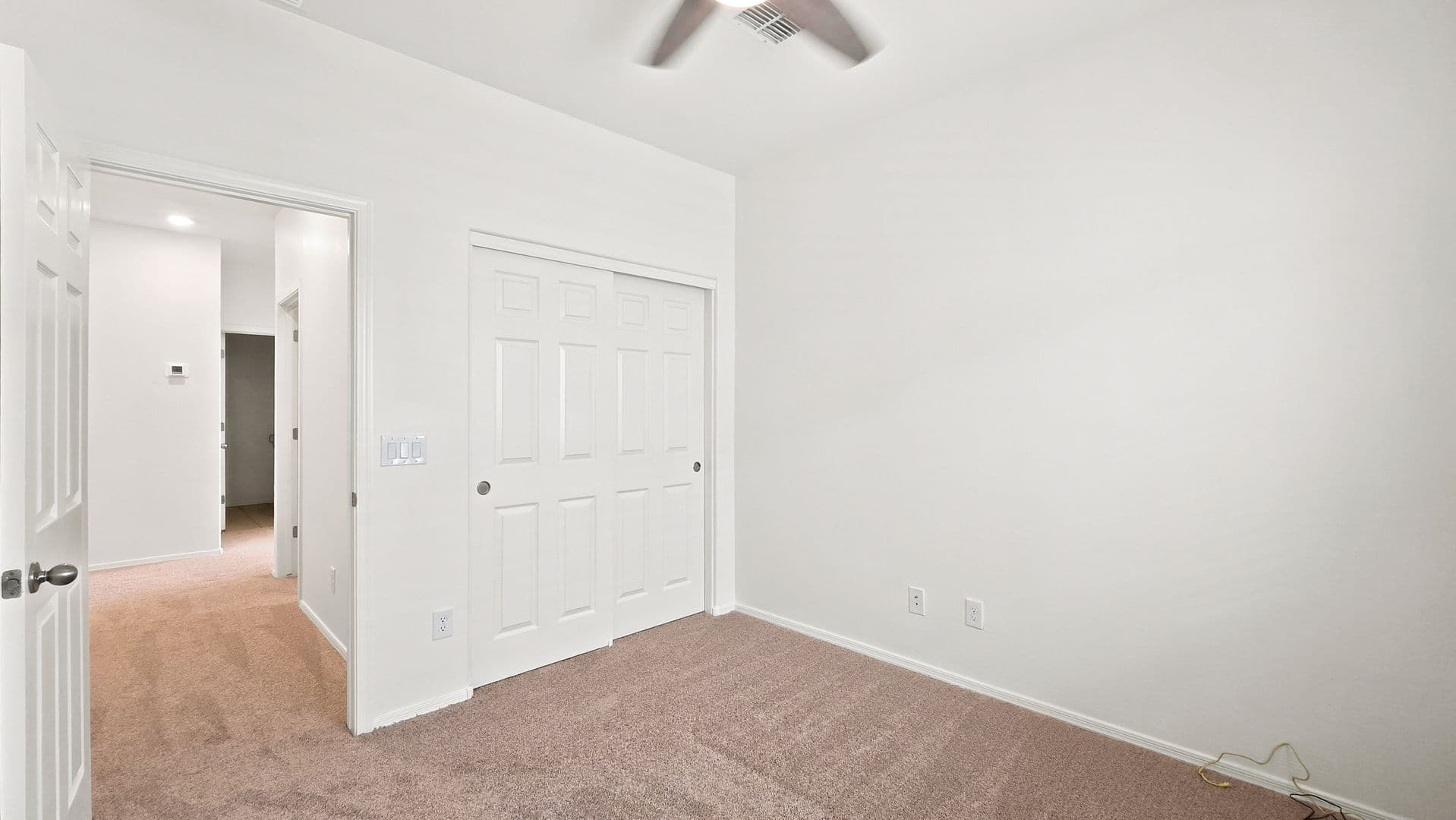 Glendale House: 12736 W Midway Ave