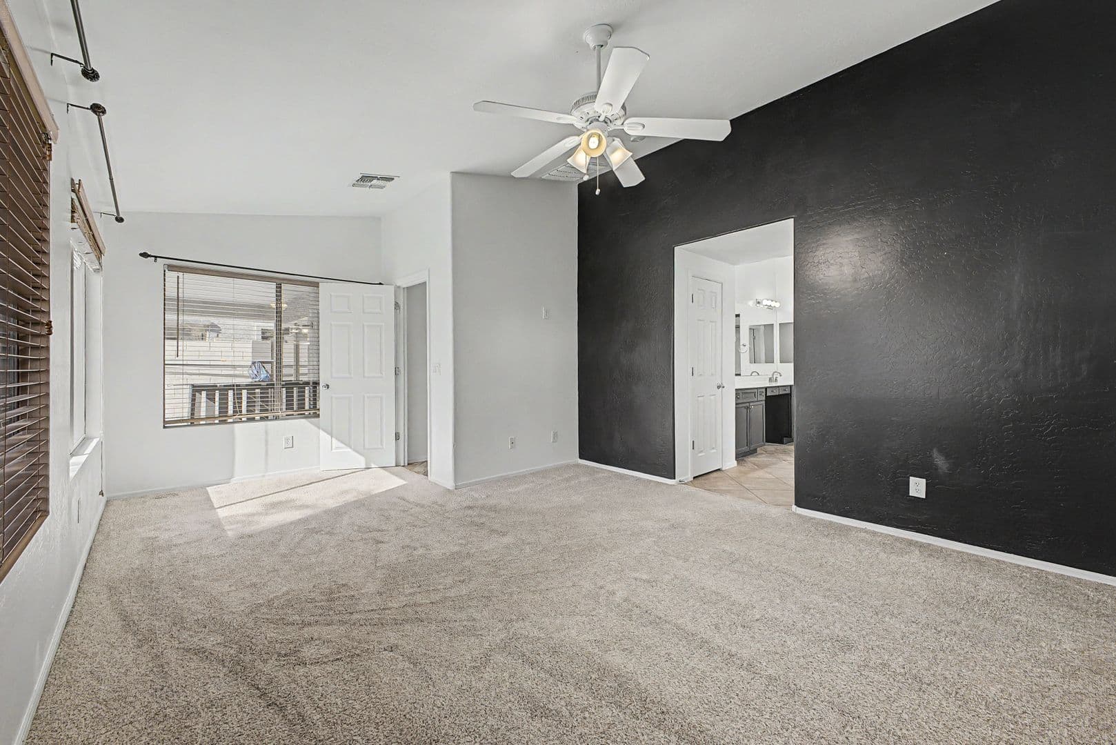 Avondale House: 614 S 111th Dr