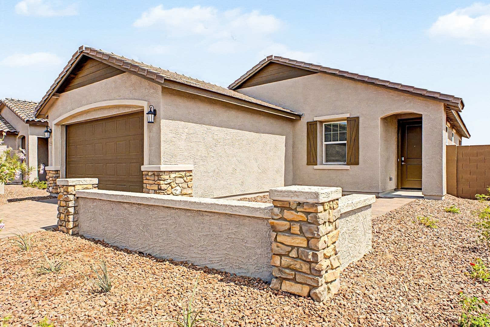 Goodyear House: 18732 W Maplewood Dr