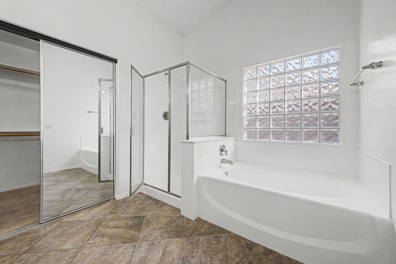Avondale House: 614 S 111th Dr