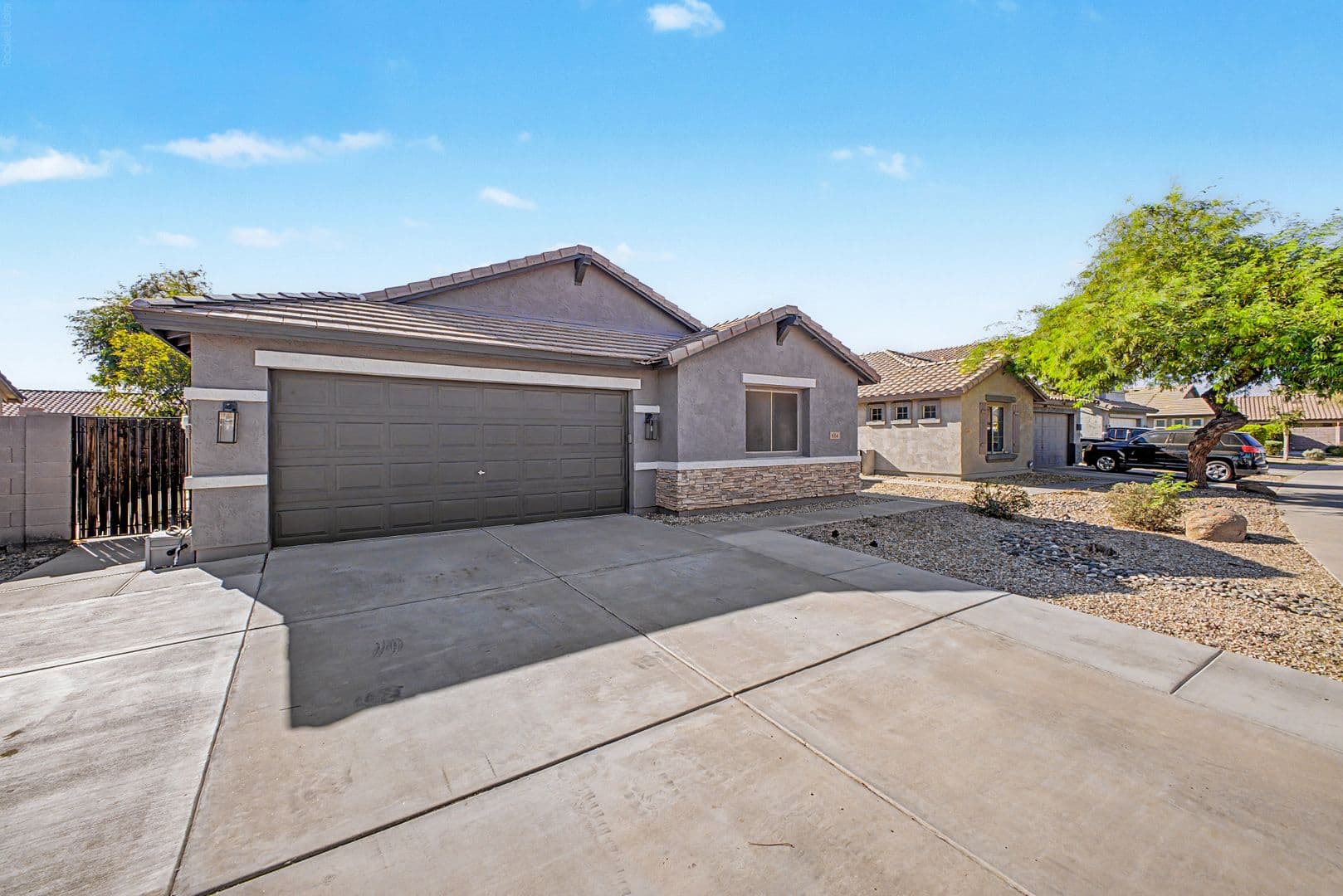 Avondale House: 614 S 111th Dr