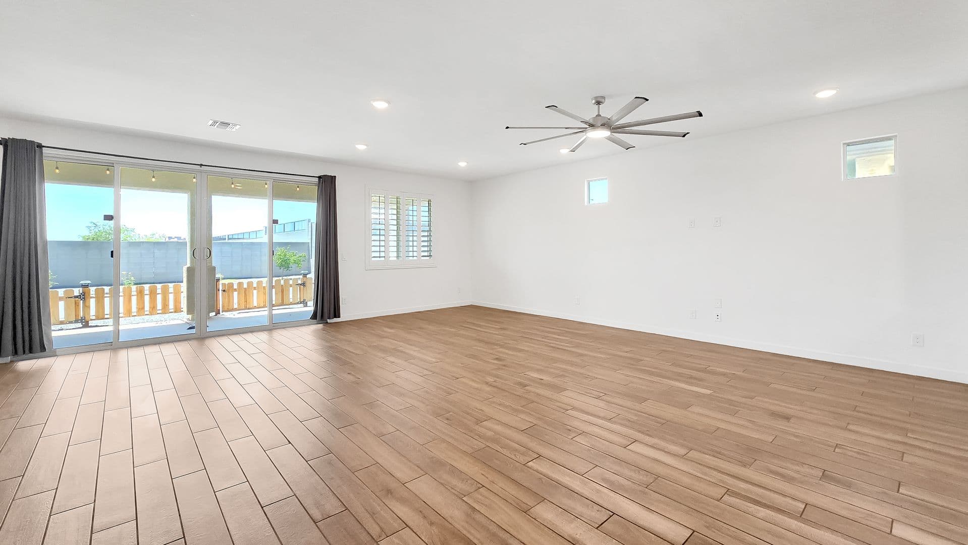 Surprise House: 27156 N 169th Dr