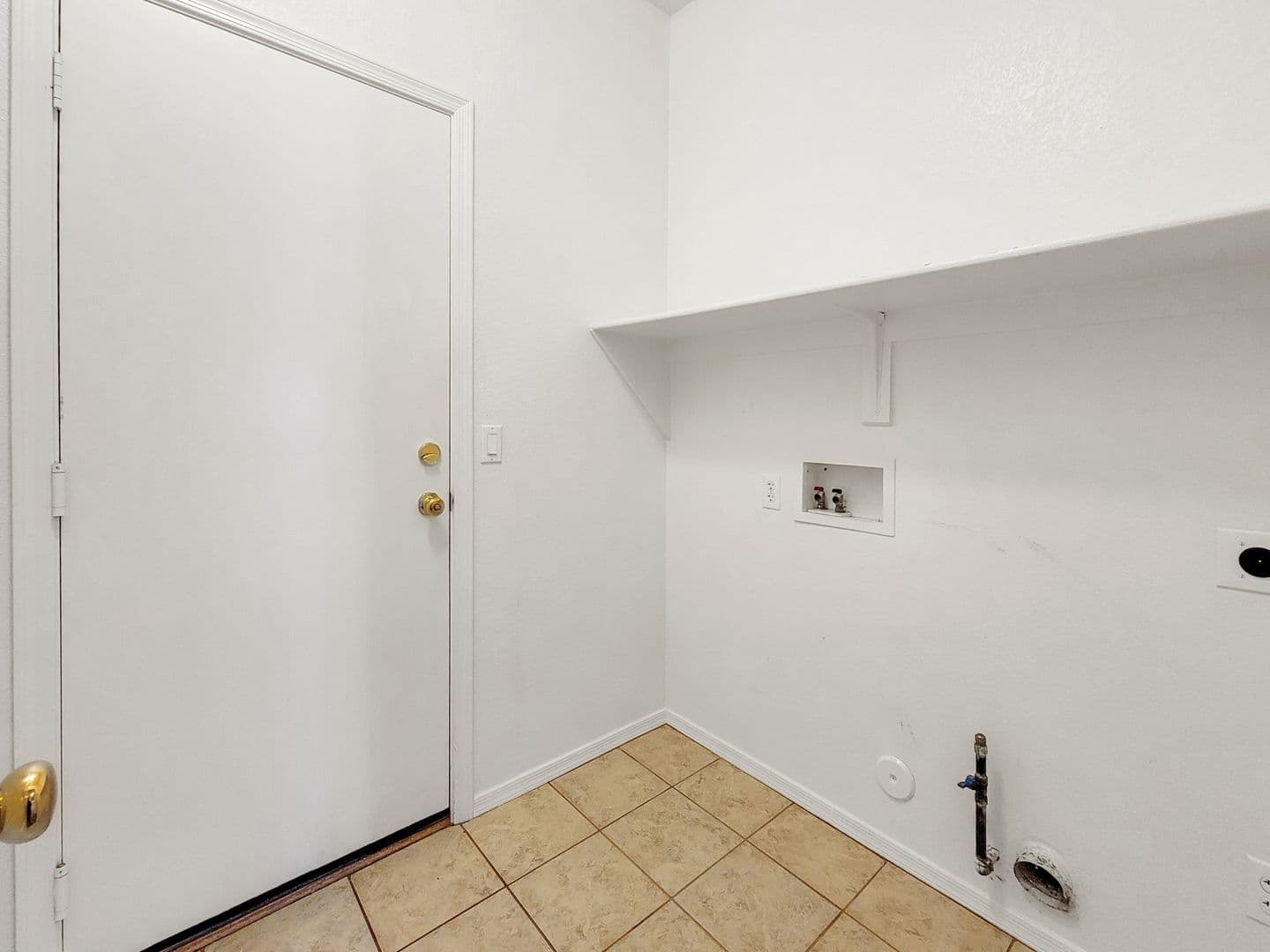 Goodyear House: 14173 W Weldon Ave