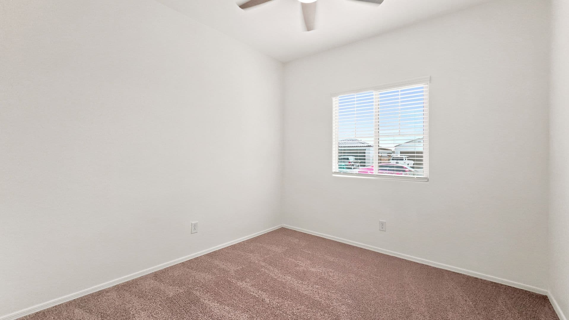 Glendale House: 12736 W Midway Ave