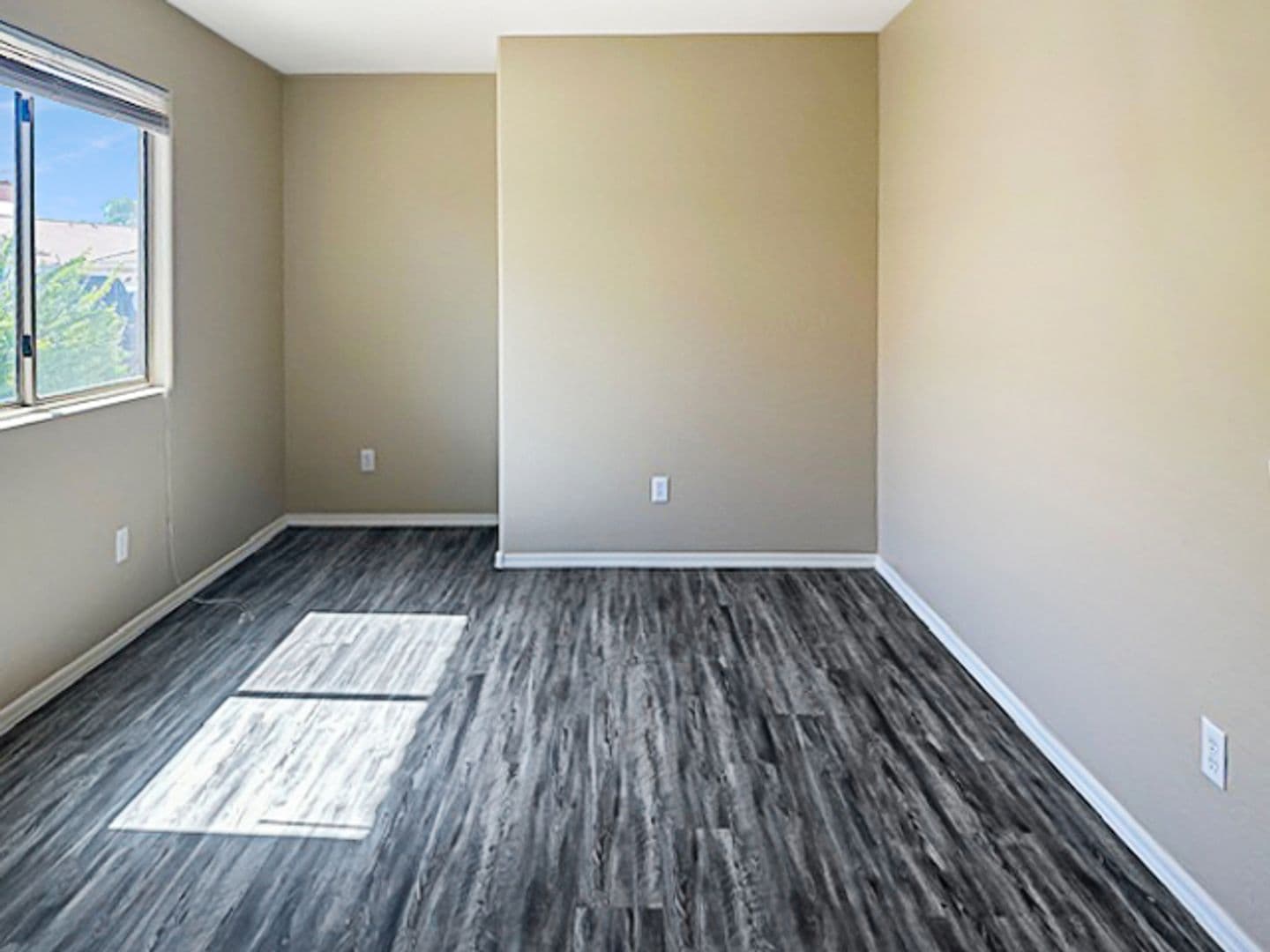 Surprise House: 13410 W Watson Lane