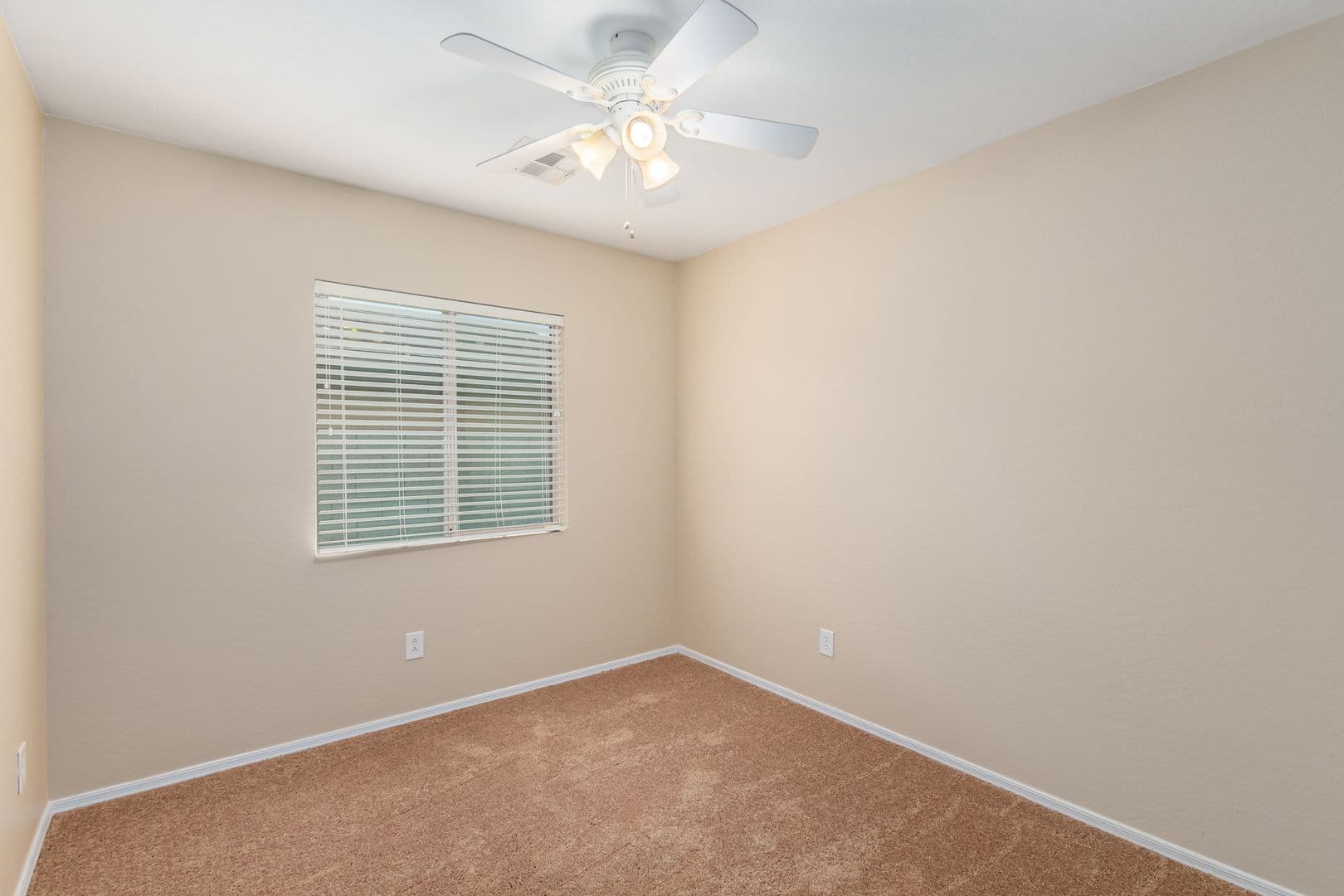 Goodyear House: 946 S 166th Ave