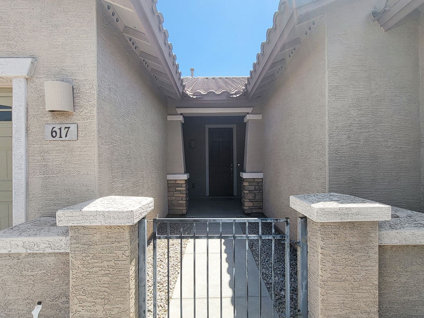 Goodyear House: 617 S 165th Ave