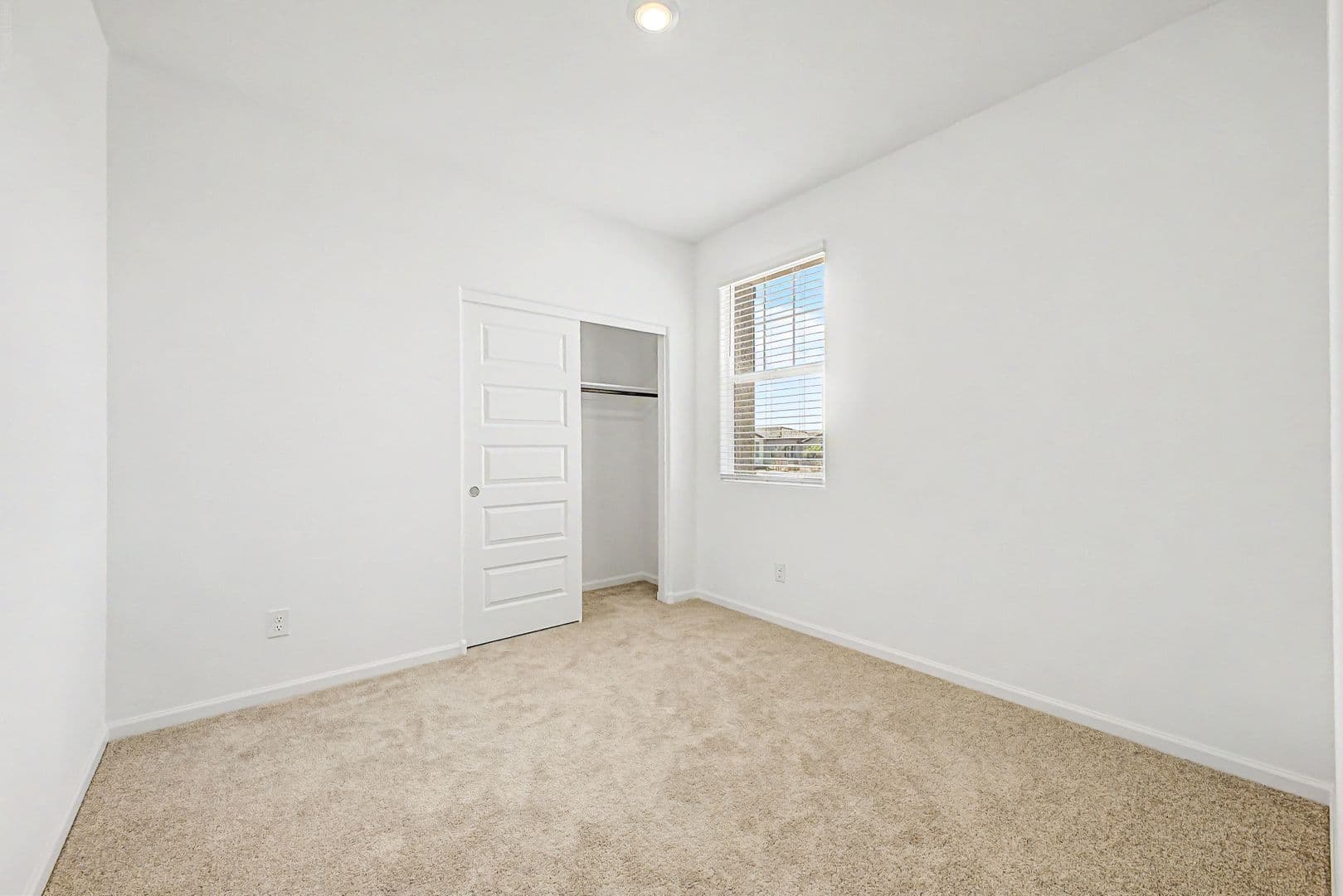 Goodyear House: 18732 W Maplewood Dr