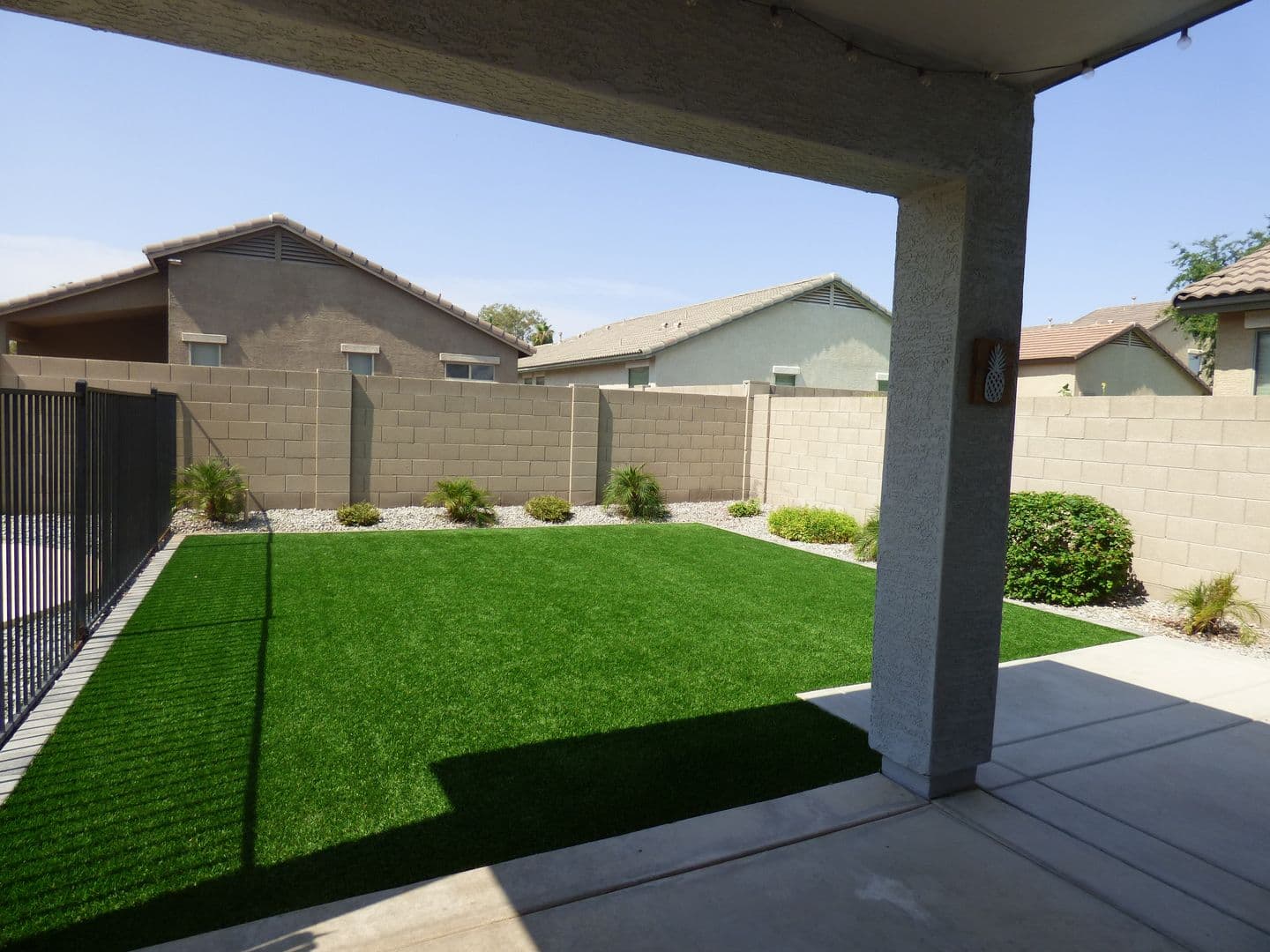 Surprise House: 17282 W Elm St