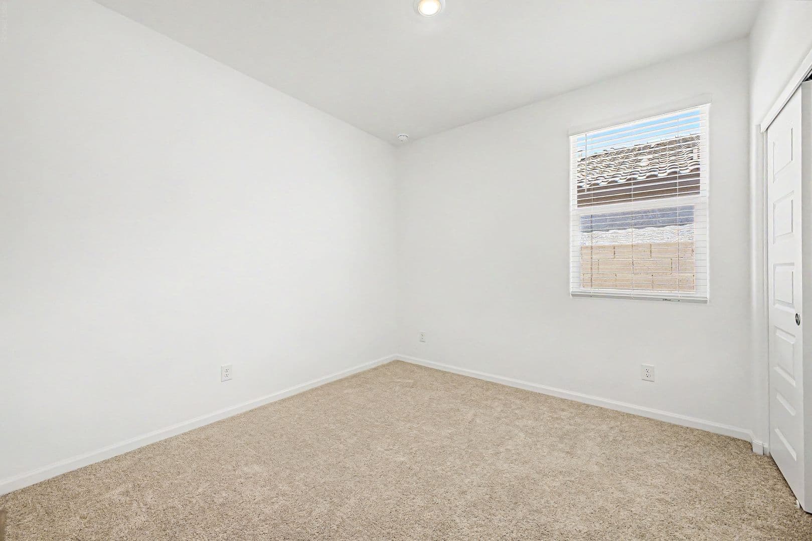 Goodyear House: 18732 W Maplewood Dr