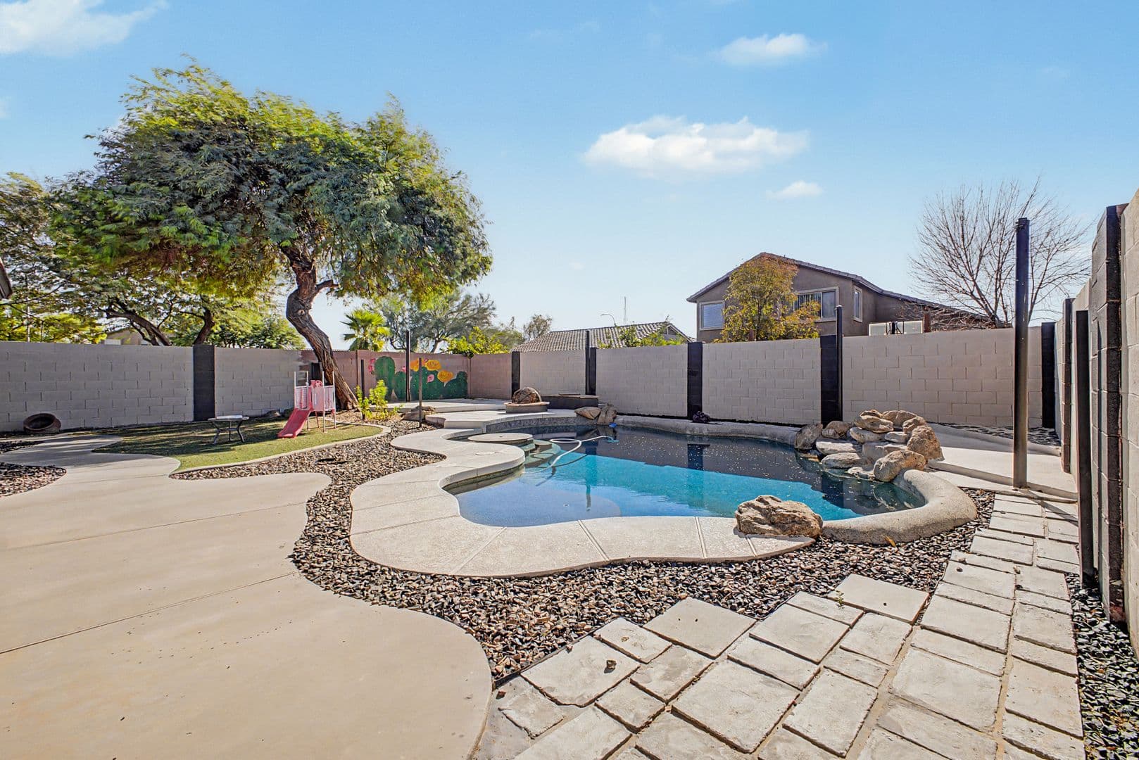 Avondale House: 614 S 111th Dr