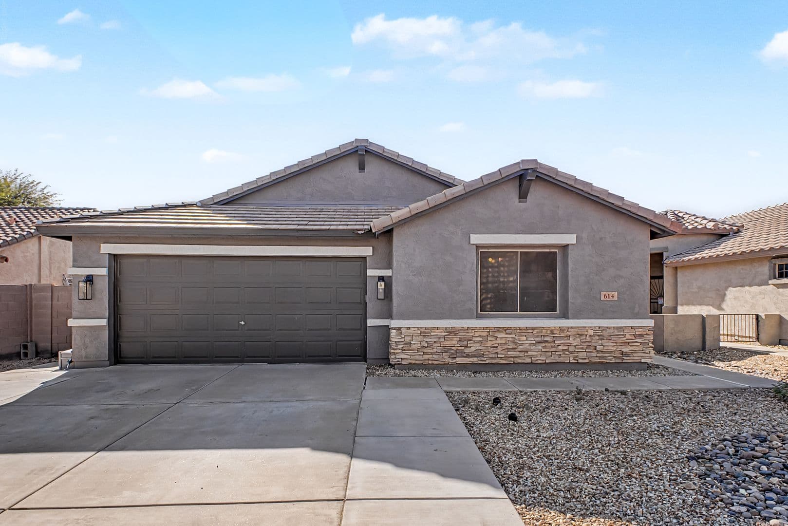 Avondale House: 614 S 111th Dr