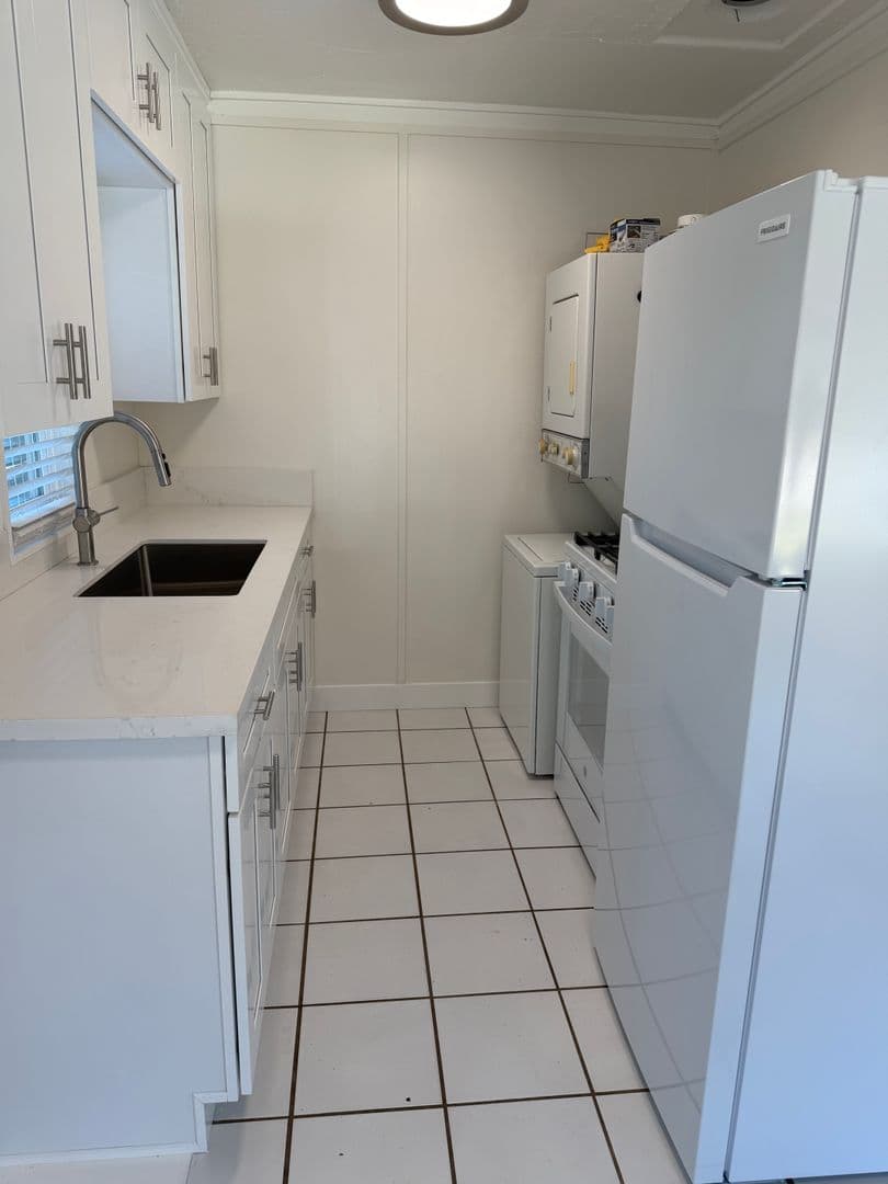 San Diego House: 4637 Pescadero Avenue