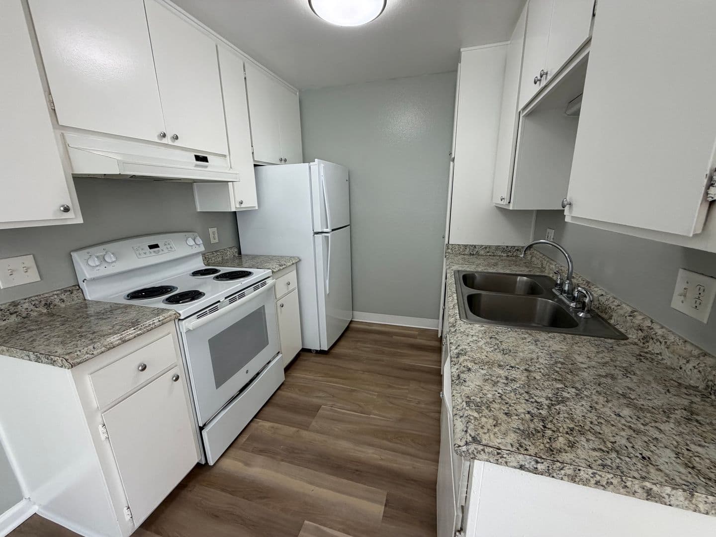 SAN DIEGO Apartment: 4874 SANTA CRUZ AVENUE #1-9