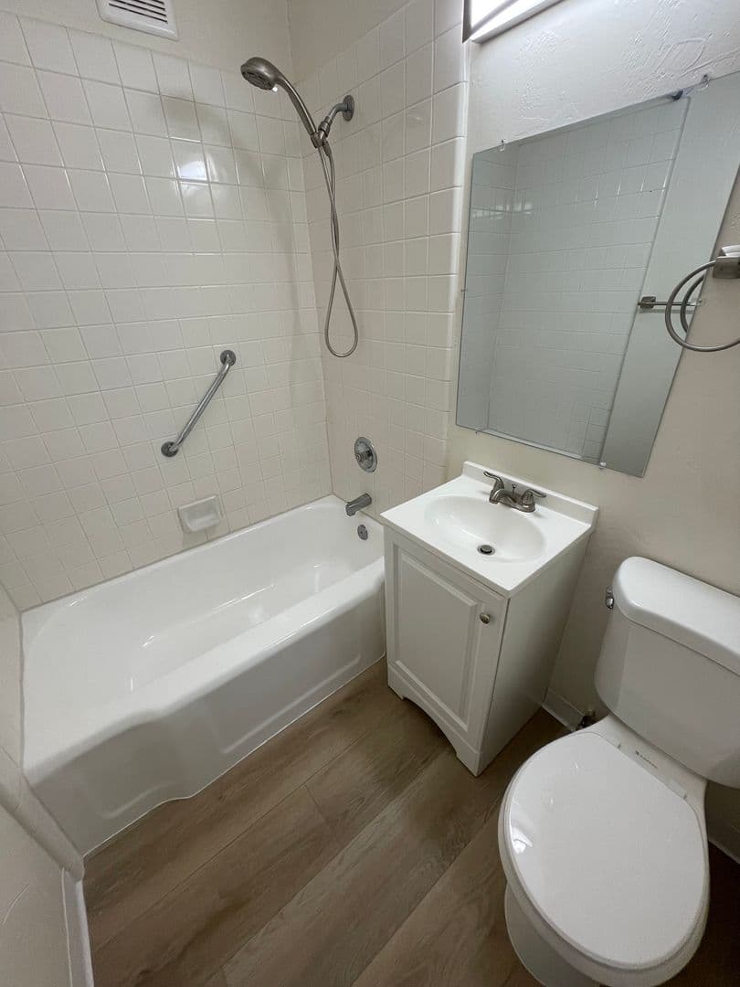 SAN DIEGO Apartment: 1518-1540 ROSECRANS & 3015-3025 INGELOW STREET